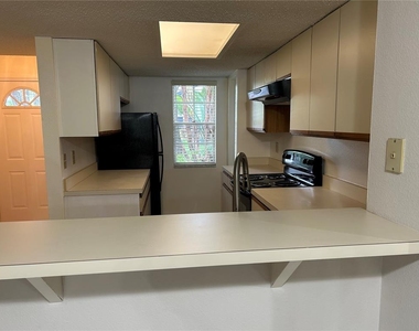 2143 Fox Chase Boulevard - Photo Thumbnail 5