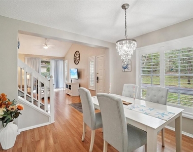 2243 Andover Circle - Photo Thumbnail 8