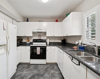 2243 Andover Circle - Photo Thumbnail 13