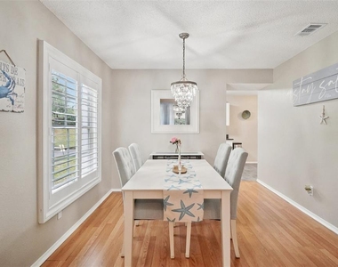 2243 Andover Circle - Photo Thumbnail 10