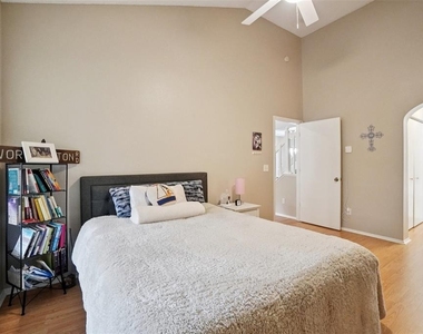 2243 Andover Circle - Photo Thumbnail 23