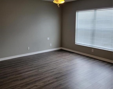 7215 Colonial Lake Drive - Photo Thumbnail 18