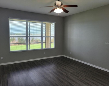 7215 Colonial Lake Drive - Photo Thumbnail 9