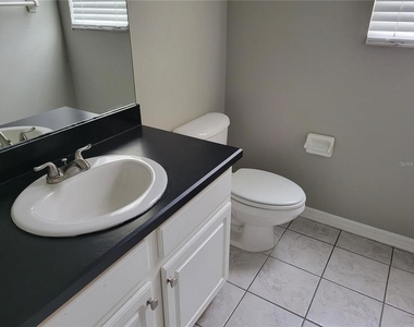 7215 Colonial Lake Drive - Photo Thumbnail 11