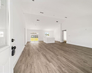 7536 Sw 129th Place - Photo Thumbnail 4