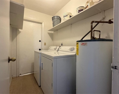 1421 Noble Place - Photo Thumbnail 7
