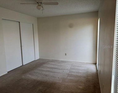 319 La Paz Drive - Photo Thumbnail 7