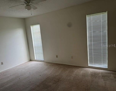 319 La Paz Drive - Photo Thumbnail 5