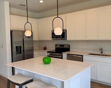 2954 Savoir Avenue - Photo Thumbnail 3
