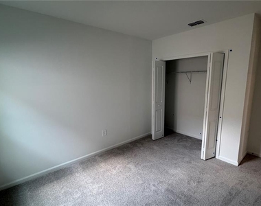 4585 Golden Knight Boulevard - Photo Thumbnail 22