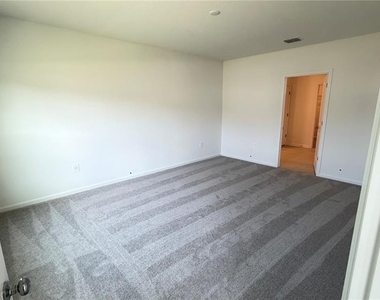 4585 Golden Knight Boulevard - Photo Thumbnail 8