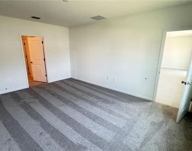 4585 Golden Knight Boulevard - Photo Thumbnail 9