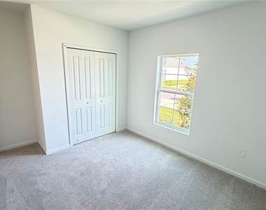 4585 Golden Knight Boulevard - Photo Thumbnail 29