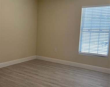 1326 Burnley Court - Photo Thumbnail 9