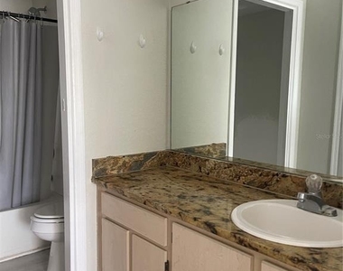 13815 Fairway Island Drive - Photo Thumbnail 7