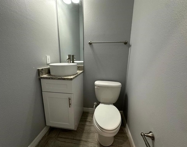 117 W Murphy Street - Photo Thumbnail 15