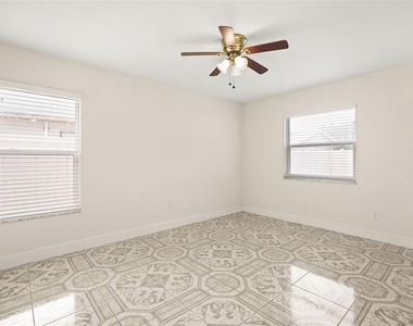 948 Ocala Woods Lane - Photo Thumbnail 13