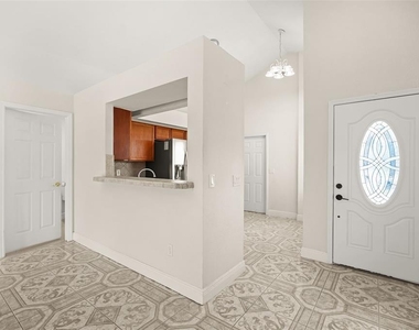 948 Ocala Woods Lane - Photo Thumbnail 6