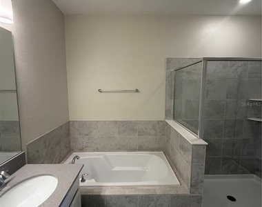 1206 Payne Stewart Drive - Photo Thumbnail 8