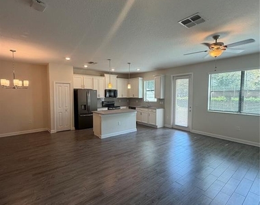 1206 Payne Stewart Drive - Photo Thumbnail 4