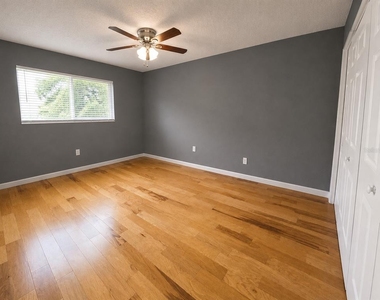 940 Lake Destiny Road - Photo Thumbnail 9