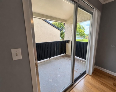 940 Lake Destiny Road - Photo Thumbnail 5