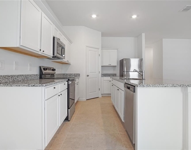 3008 Daffodil Drive - Photo Thumbnail 5