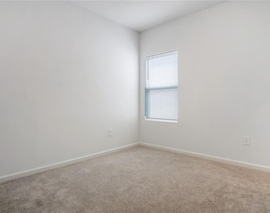 3008 Daffodil Drive - Photo Thumbnail 24