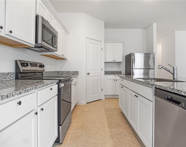 3008 Daffodil Drive - Photo Thumbnail 6