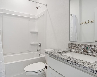 3008 Daffodil Drive - Photo Thumbnail 23