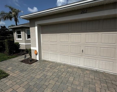 262 Lake Mariana Place - Photo Thumbnail 3