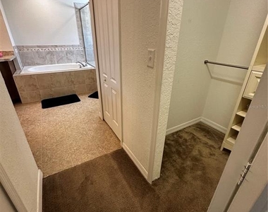 262 Lake Mariana Place - Photo Thumbnail 30