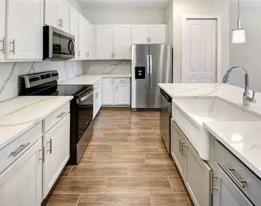 1604 Birchfield Cove - Photo Thumbnail 5