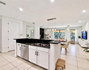 8458 Kelsall Drive - Photo Thumbnail 7