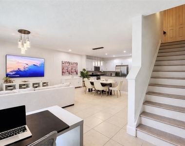 8458 Kelsall Drive - Photo Thumbnail 17