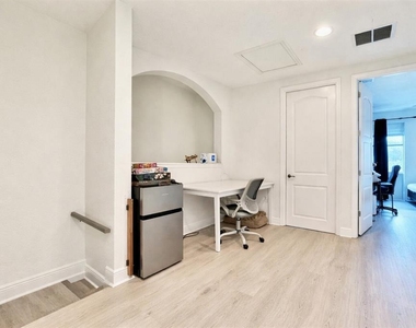 8458 Kelsall Drive - Photo Thumbnail 28