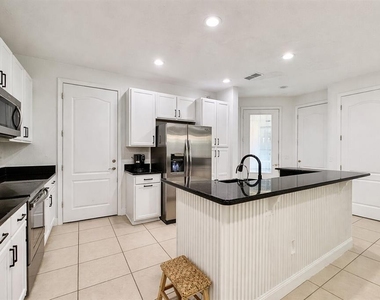 8458 Kelsall Drive - Photo Thumbnail 9