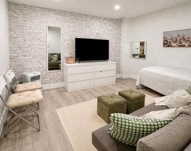 8458 Kelsall Drive - Photo Thumbnail 21