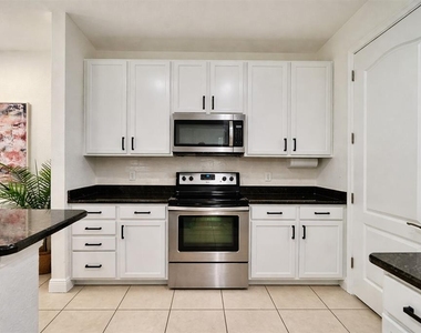 8458 Kelsall Drive - Photo Thumbnail 6