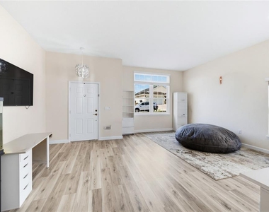 431 Vizcay Way - Photo Thumbnail 6