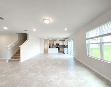 1579 Aspen Avenue - Photo Thumbnail 3