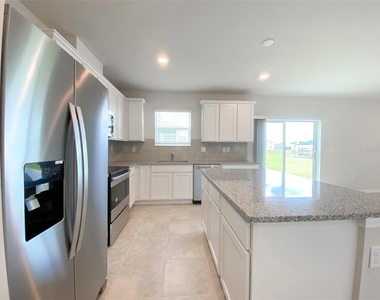 1579 Aspen Avenue - Photo Thumbnail 8