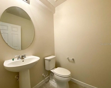 1579 Aspen Avenue - Photo Thumbnail 11