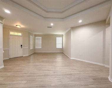 12947 Runswick Avenue - Photo Thumbnail 5