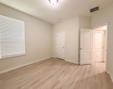 12947 Runswick Avenue - Photo Thumbnail 26