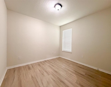 12947 Runswick Avenue - Photo Thumbnail 27