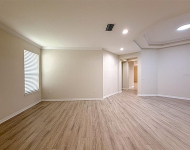 12947 Runswick Avenue - Photo Thumbnail 2