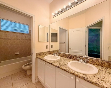 12947 Runswick Avenue - Photo Thumbnail 29
