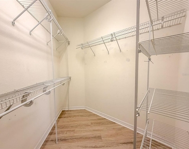 12947 Runswick Avenue - Photo Thumbnail 19