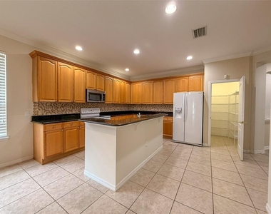 12947 Runswick Avenue - Photo Thumbnail 7
